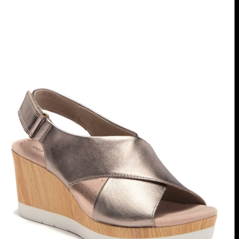 NWOT Clarks Wedge Sandal - Shimmering Pearl Color